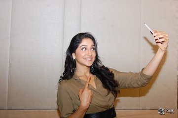 Regina Cassandra Launches Oppo Mobile Phone